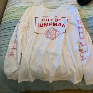 Jordan men long sleeve shirt size medium